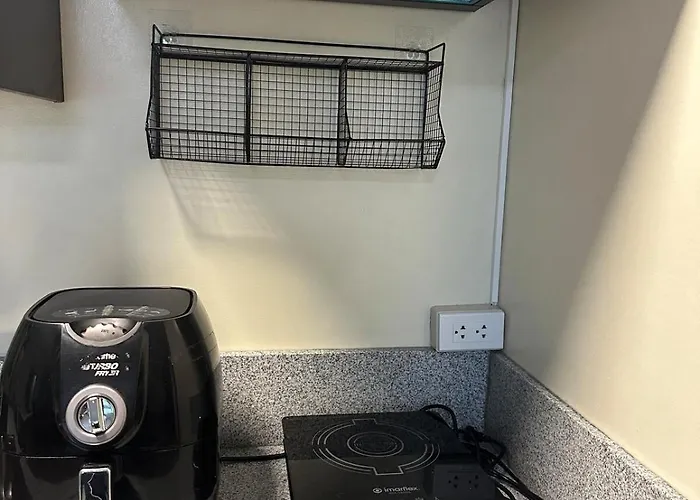 Apartment 2br In Makati- Good For 6! Manila